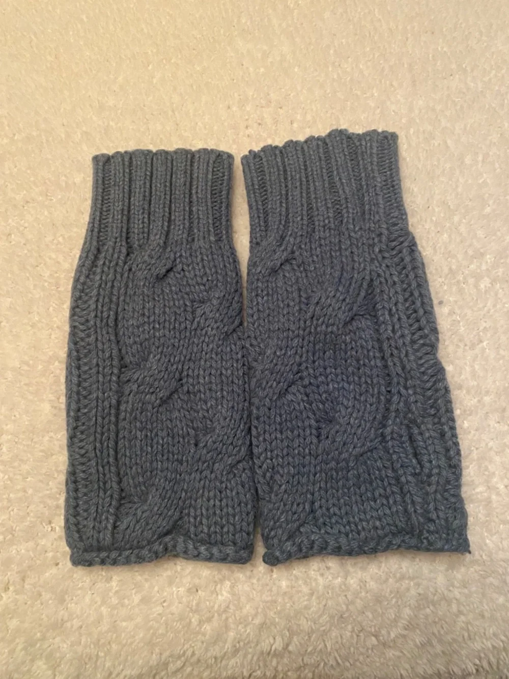 Share EILEEN FISHER GLOVELEETE KNIT ORGANIC COTTON & CASHMERE SEA SPRAY COLOR
